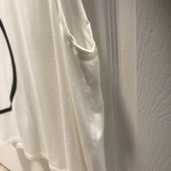 Savvi Sleeveless Shirt. Small - Picture 8 of 10